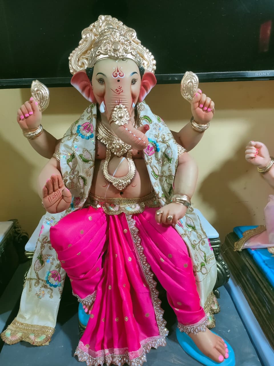 Ganesh Murti G200-41 - 2 FT